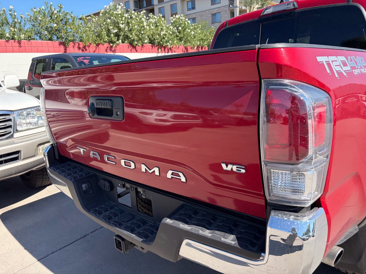 Used 2022 Toyota Tacoma TRD Off-Road AWD/4WD image 4