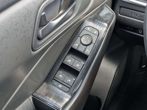 Used 2024 Nissan Rogue S AWD/4WD image 20
