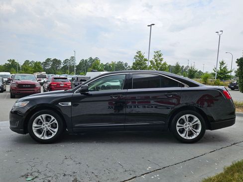 Used 2019 Ford Taurus SE FWD image 4