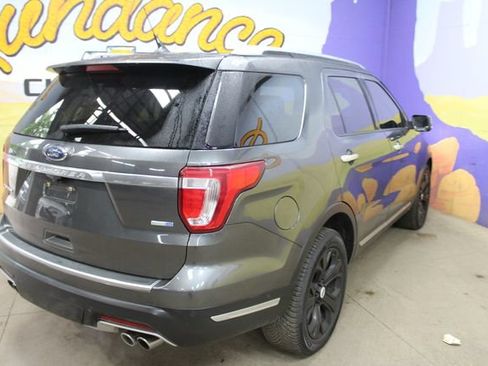 Used 2018 Ford Explorer Platinum AWD/4WD image 8