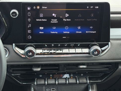 Used 2024 Chevrolet Colorado LT w/ LT Convenience Package II image 11