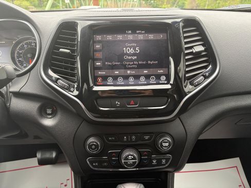 Certified 2019 Jeep Cherokee Limited AWD/4WD image 19