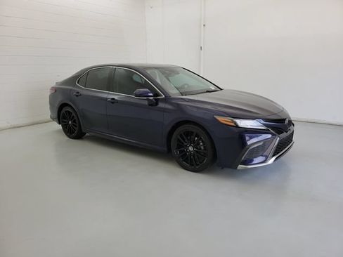 Used 2022 Toyota Camry XSE FWD image 4