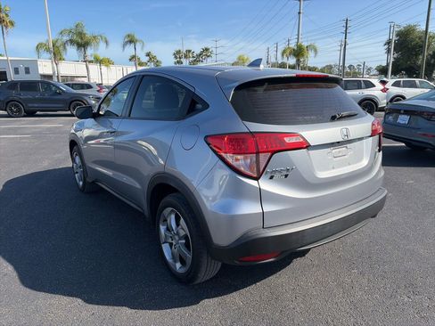 Used 2017 Honda HR-V LX image 5