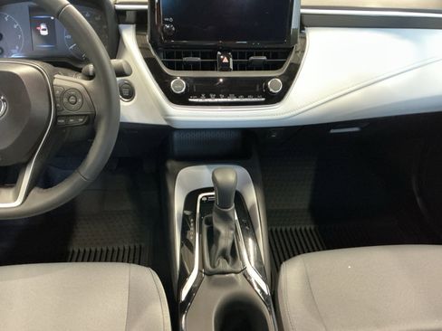 Certified 2025 Toyota Corolla SE image 11