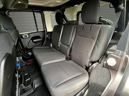 Used 2024 Jeep Wrangler Unlimited Rubicon 4xe w/ Technology Group AWD/4WD image 14