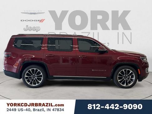 Used 2022 Jeep Wagoneer Series III w/ Premium Group I AWD/4WD image 6