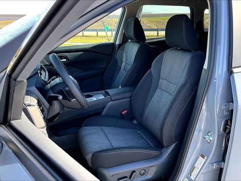 New 2026 Nissan Rogue SV image 9