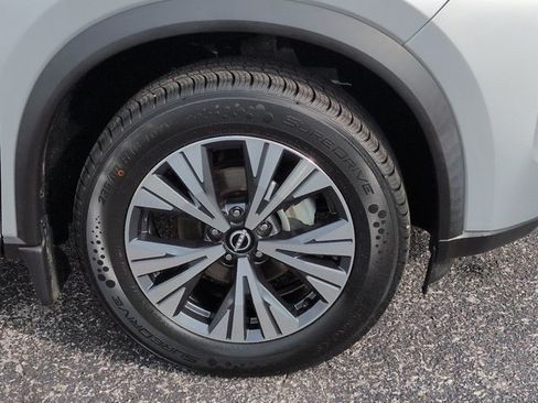 Certified 2022 Nissan Rogue SV FWD image 11