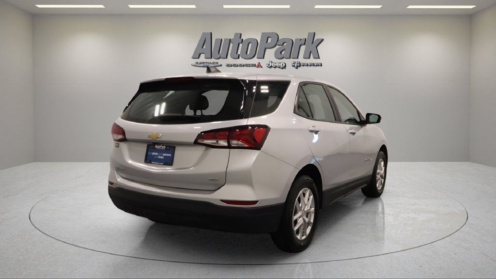 Used 2022 Chevrolet Equinox LS AWD/4WD image 7