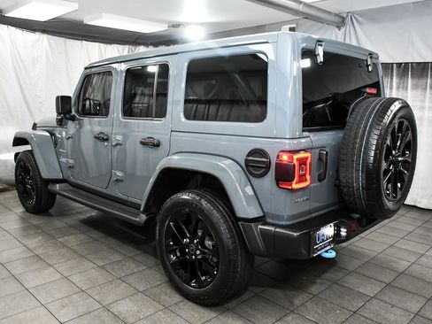 Used 2024 Jeep Wrangler Unlimited Sahara AWD/4WD image 4