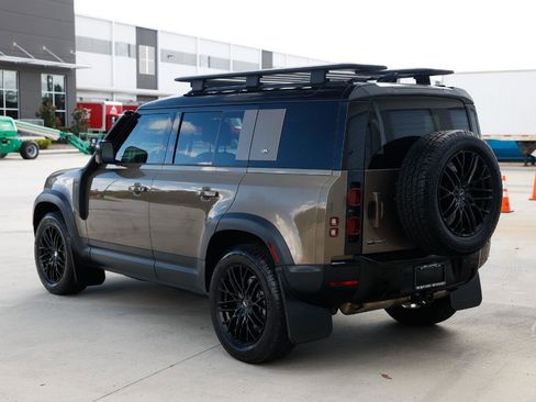 Used 2020 Land Rover Defender 110 First Edition image 6