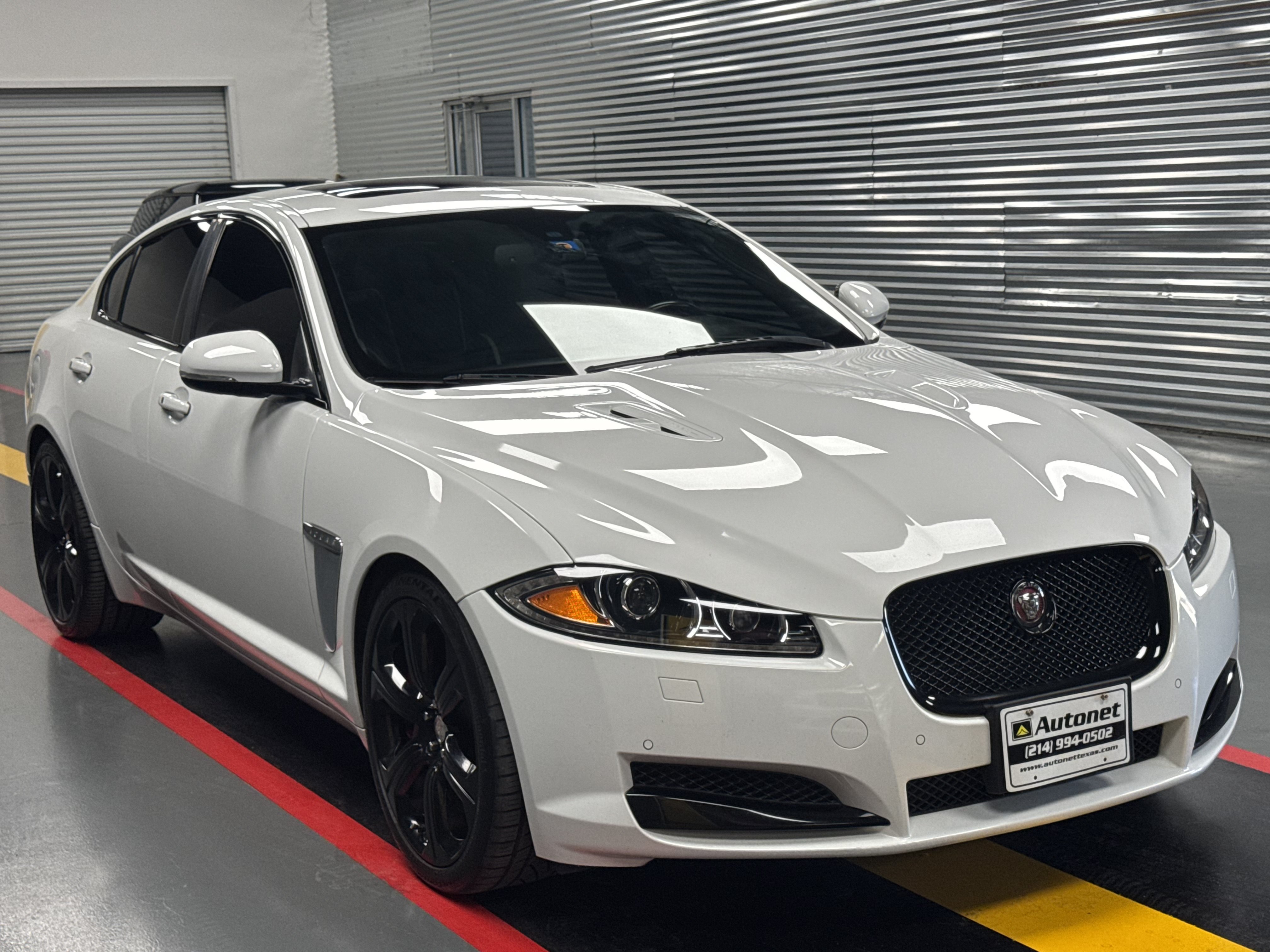 Used 2015 Jaguar XF Supercharged RWD image 7