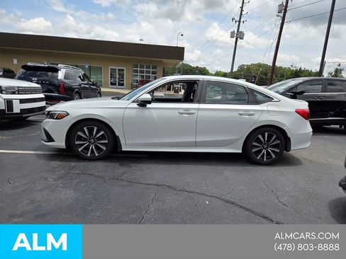 Used 2022 Honda Civic EX image 3