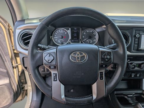 Used 2019 Toyota Tacoma SR5 RWD image 17