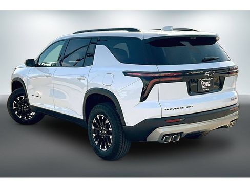 New 2026 Chevrolet Traverse Z71 w/ Enhanced Driving Package AWD/4WD image 3