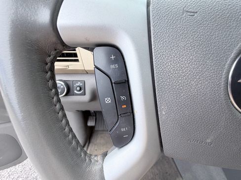 Used 2012 Chevrolet Traverse LT FWD image 13