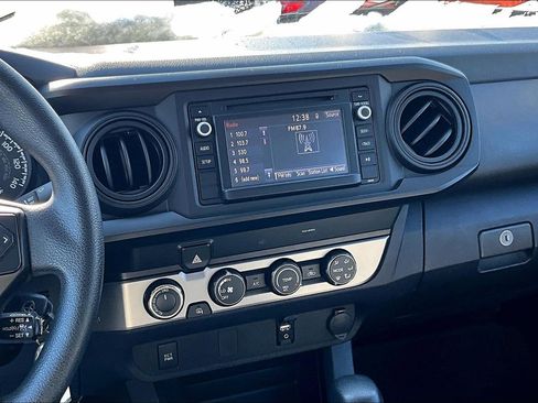 Used 2019 Toyota Tacoma SR w/ SR Convenience Package image 6