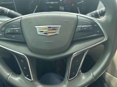 Used 2018 Cadillac XT5 Luxury w/ Driver Awareness Package AWD/4WD image 12