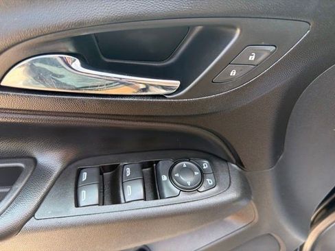 Used 2020 Chevrolet Equinox LT AWD/4WD image 12