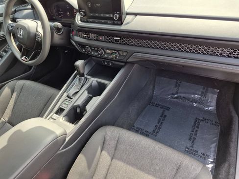Used 2025 Honda Accord SE image 32