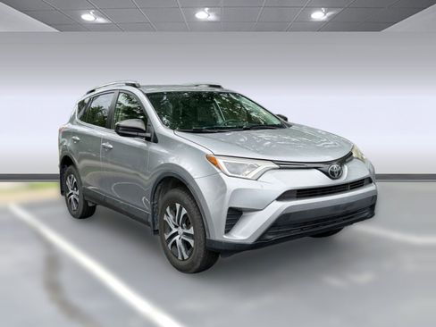 Used 2018 Toyota RAV4 LE w/ All Weather Liner Package AWD/4WD image 5