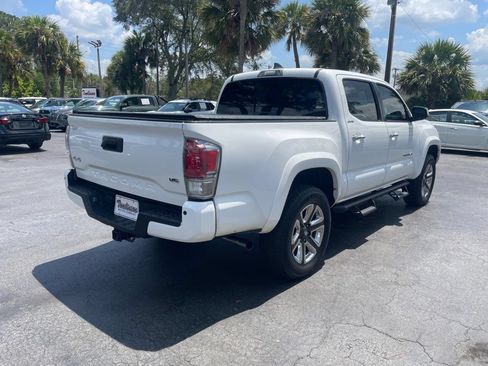 Used 2018 Toyota Tacoma Limited AWD/4WD image 5