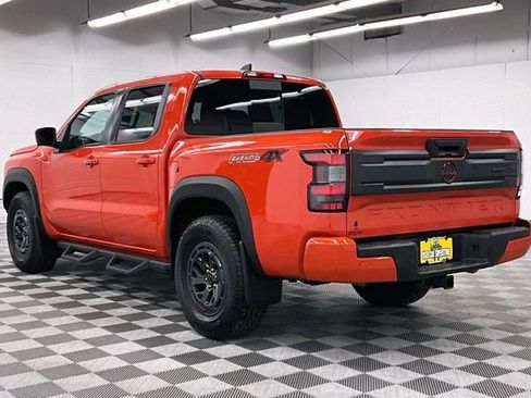 Used 2025 Nissan Frontier PRO-4X w/ Pro Convenience Package image 2