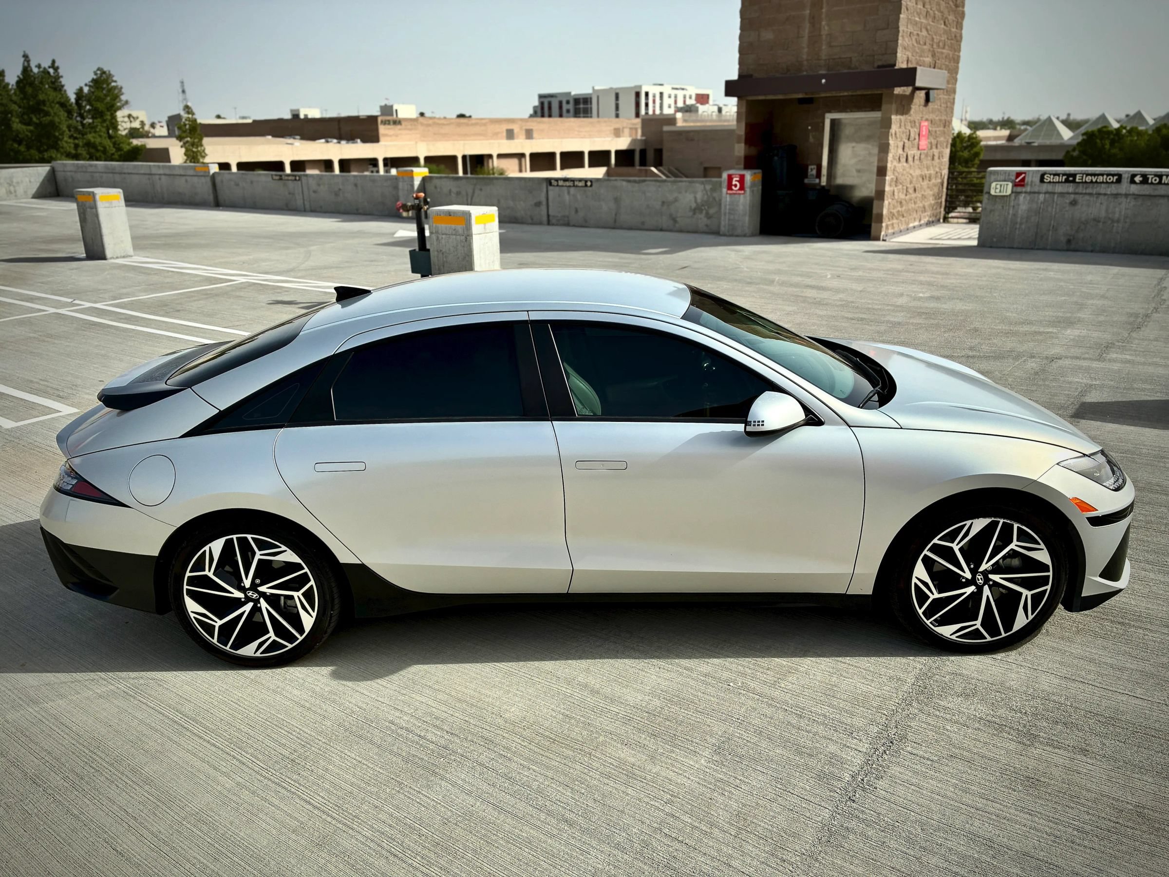 Used 2023 Hyundai Ioniq 6 SEL AWD/4WD image 16
