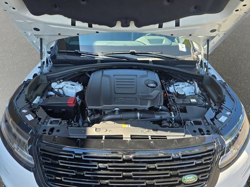 Certified 2025 Land Rover Range Rover Velar Dynamic SE AWD/4WD image 32