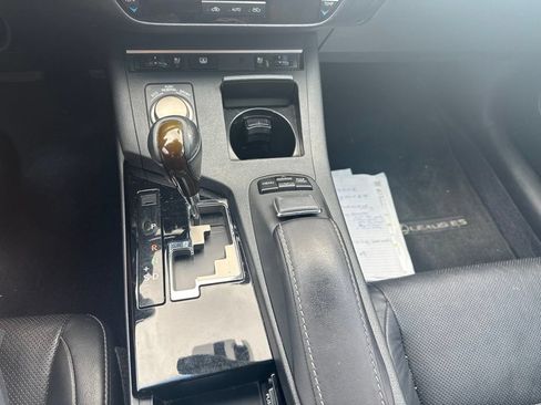 Used 2014 Lexus ES 350 w/ Luxury Package FWD image 7