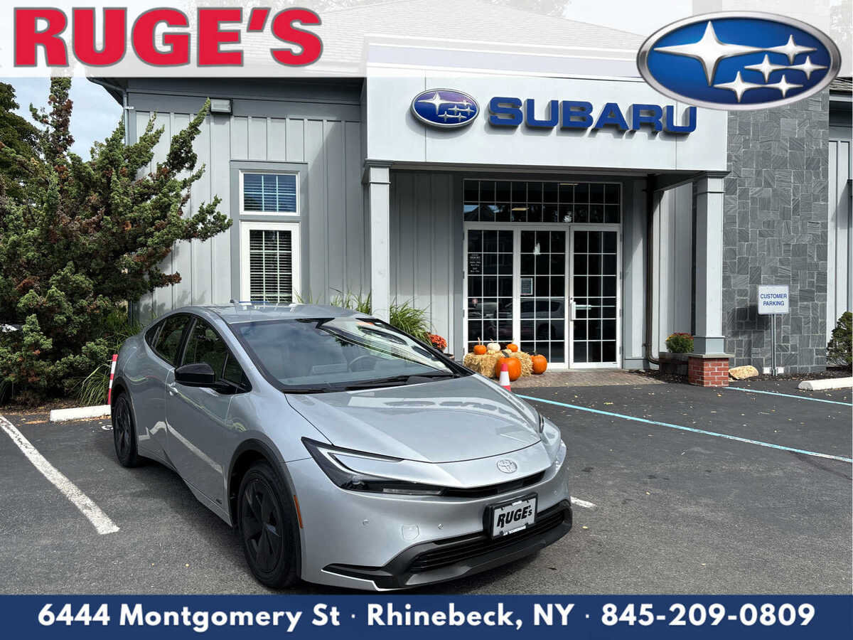 Used 2024 Toyota Prius LE AWD/4WD image 1