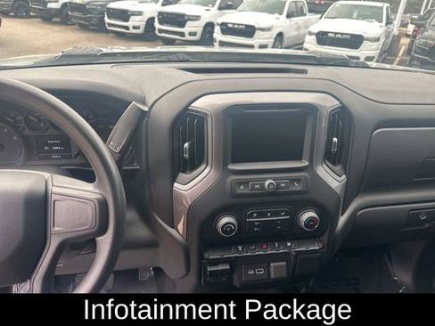 Used 2022 Chevrolet Silverado 2500 Custom w/ Custom Value Package image 11