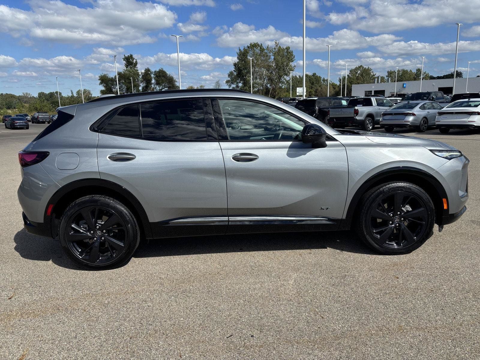 Used 2024 Buick Envision Sport Touring AWD/4WD image 4