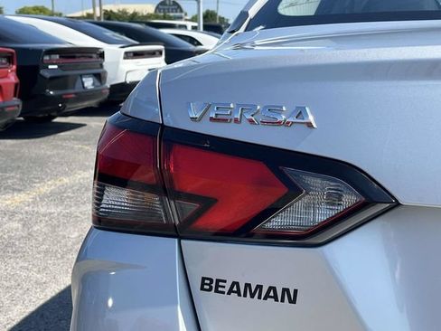 Used 2025 Nissan Versa SV FWD image 10