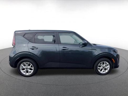 Used 2025 Kia Soul LX w/ LX Technology Package FWD image 16
