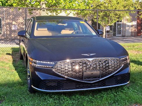 Used 2025 Genesis G90 3.5T AWD/4WD image 4