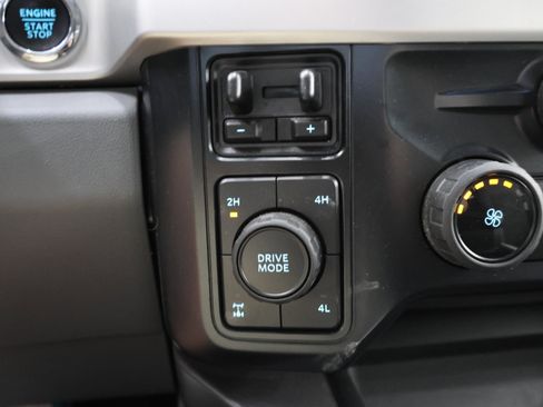 Used 2023 Ford F250 XLT w/ XLT Premium Package AWD/4WD image 48