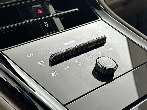 Certified 2024 Porsche Panamera 4 image 20