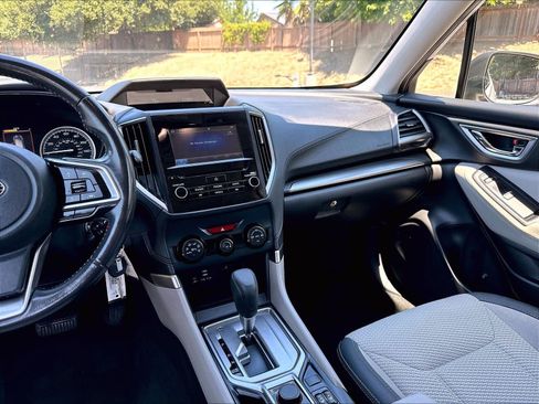 Used 2019 Subaru Forester Premium w/ All-Weather Package AWD/4WD image 9