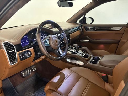 Used 2021 Porsche Cayenne Turbo AWD/4WD image 19