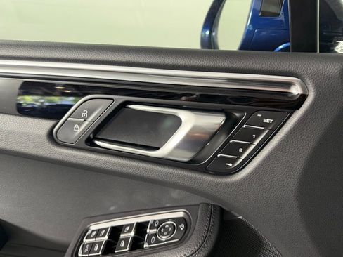 New 2026 Porsche Macan image 25