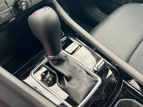 New 2026 Jeep Compass Latitude image 13