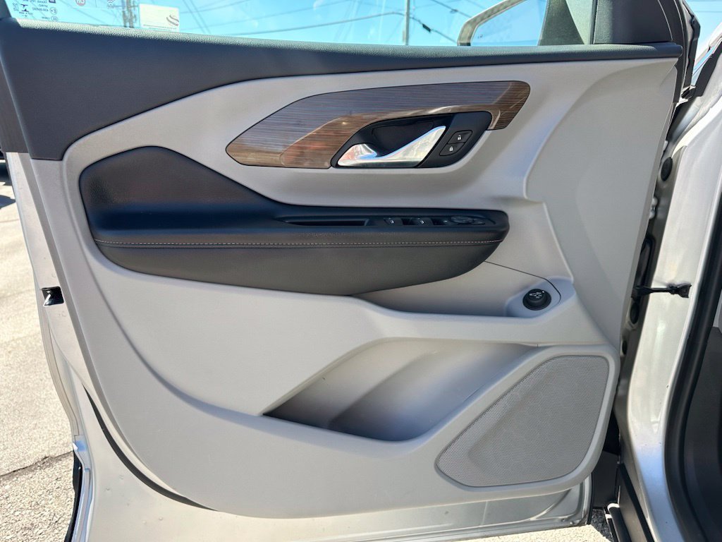 Used 2019 GMC Terrain SLE w/ Driver Convenience Package FWD image 17