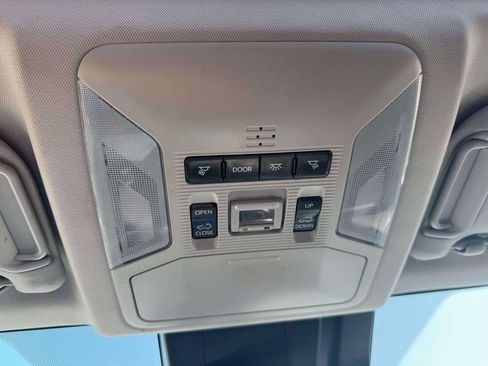 Used 2020 Toyota RAV4 XLE w/ Convenience Package AWD/4WD image 34