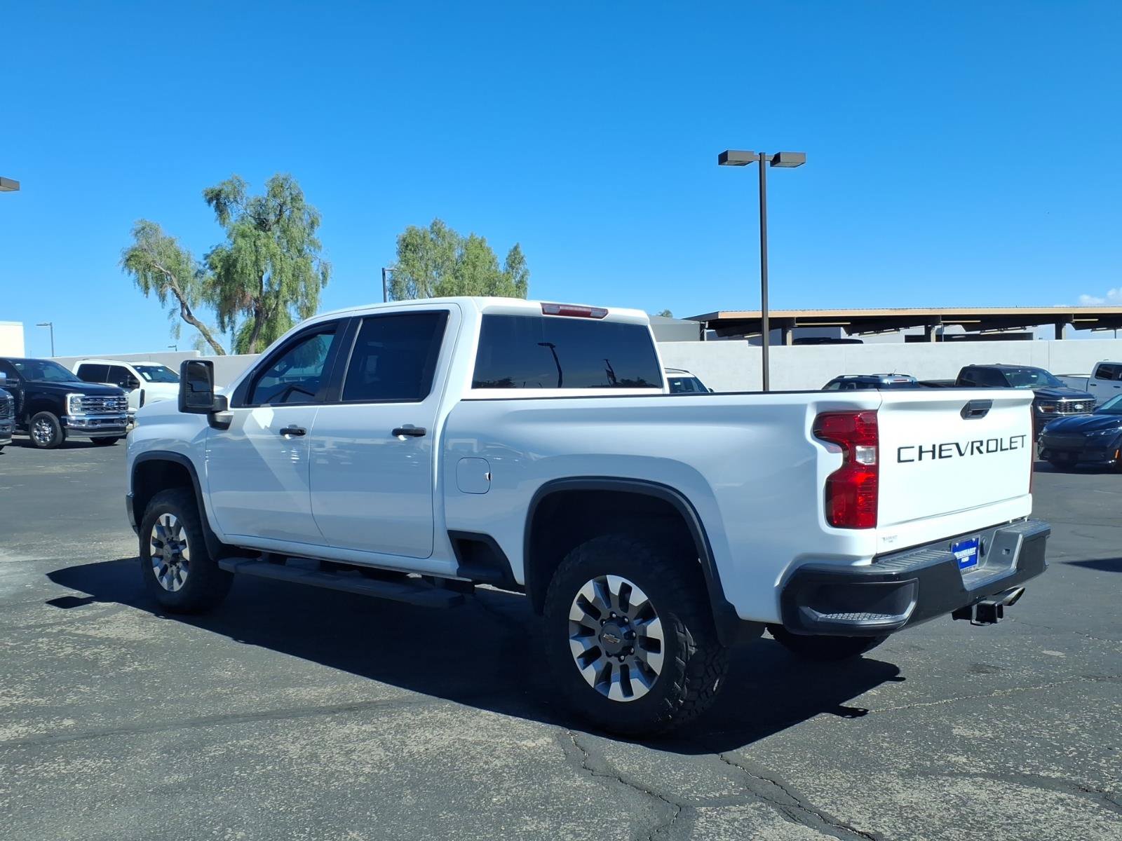 Used 2023 Chevrolet Silverado 2500 Custom AWD/4WD image 4
