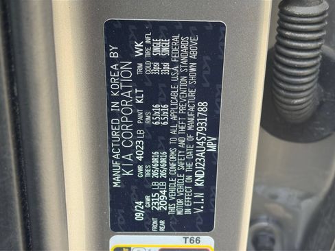Used 2025 Kia Soul LX w/ LX Technology Package FWD image 23
