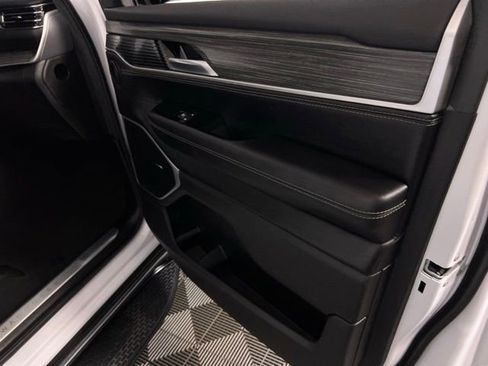 Used 2023 Jeep Wagoneer Series III w/ Rear Seat Video Group 1 image 20