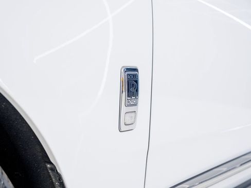 Used 2021 Rolls-Royce Cullinan image 18