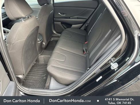 Used 2023 Hyundai Elantra SEL w/ Convenience Package image 12